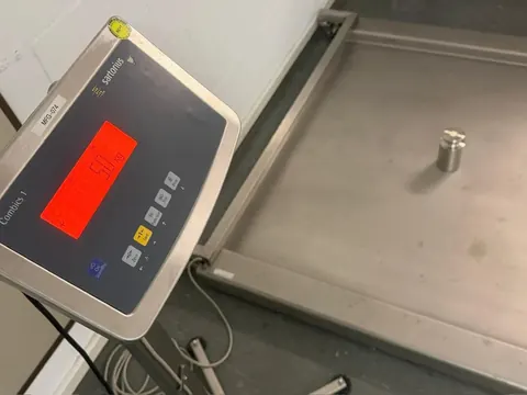 Sartorius Combics 1 mit Edelstahl-Flachbettwaage, YCW655-AC-00 (5kg Prüfgewicht) – Ansicht 6